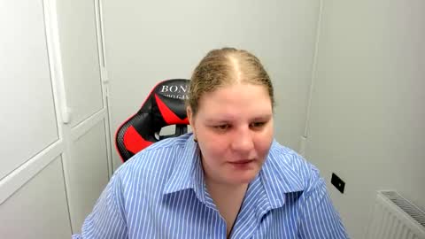 Karla online show from May 5, 6:49 am