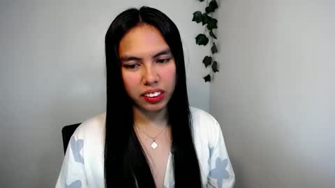 sweet_kyline69 online show from November 20, 3:40 am