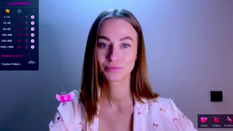 Mia online show from December 5, 12:17 pm