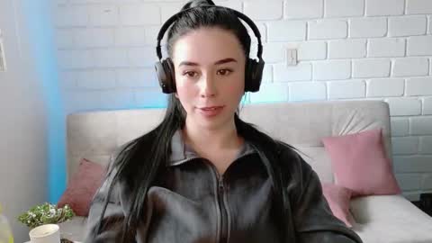 Sweet  Mia online show from November 26, 8:43 pm