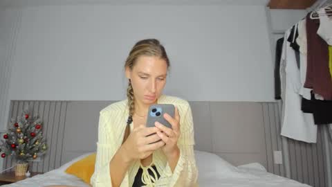 Sofi online show from December 18, 4:17 am