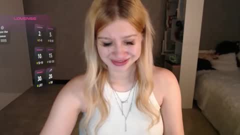 sweet_nicole_333 online show from November 7, 10:32 am