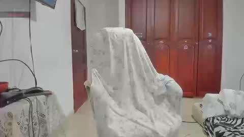 sweet_robyn online show from November 14, 9:59 pm