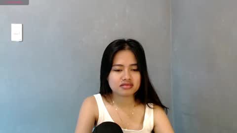 Leah online show from March 5, 1:39 pm