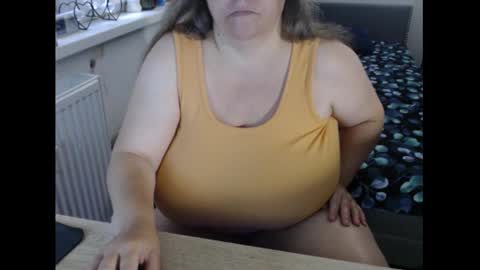 Sweetboobs85h online show from September 26, 12:03 pm