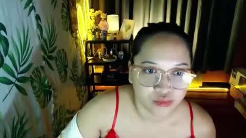 Sweetcaroline2001 online show from February 22, 3:24 pm