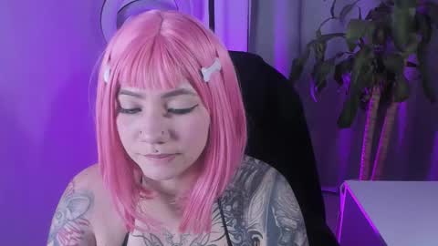       Independent model online show from December 17, 7:01 am