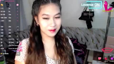 Snapshot of sweetcrizel12 chatting on October 25, 10:05 pm SweetSpicy Chloe online show from October 25, 10:05 pm