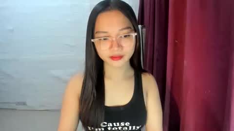 SOPHIA online show from December 17, 1:33 am