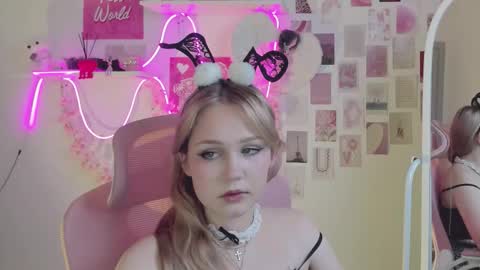 Lane online show from November 6, 9:53 pm