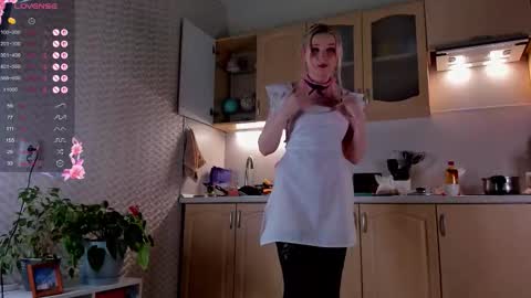 sweeteRose online show from November 12, 5:44 pm