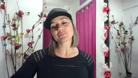 sweef online show from April 15, 6:52 pm