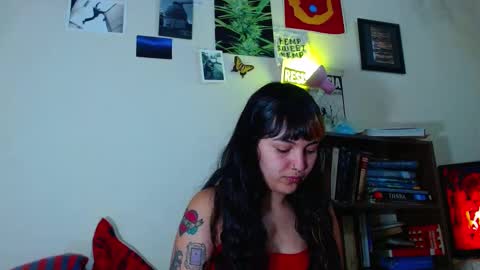 Snapshot of sweetie_maryy chatting on February 14, 5:25 pm Maria my insta sweetie maryy online show from February 14, 5:25 pm