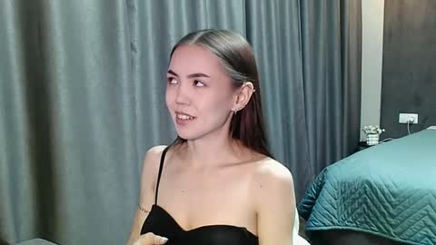 sweetieee_kira online show from November 8, 9:53 pm