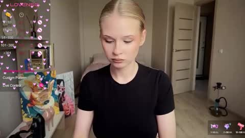 sweetie Lisa3 online show from September 18, 1:53 pm