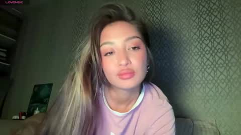 sweetiesoul online show from March 11, 12:37 am