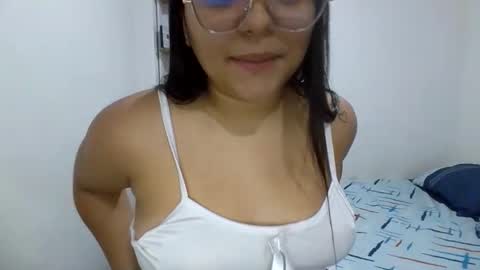 Snapshot of sweetigirl2000 chatting on October 5, 6:51 am Sweetigirl online show from October 5, 6:51 am