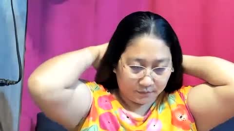 Snapshot of sweetpilipina88 chatting on February 5, 2:29 am MIA online show from February 5, 2:29 am