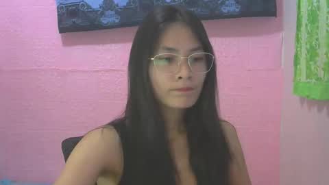 Snapshot of sweetsexygirl20 chatting on October 17, 2:48 am Mia online show from October 17, 2:48 am