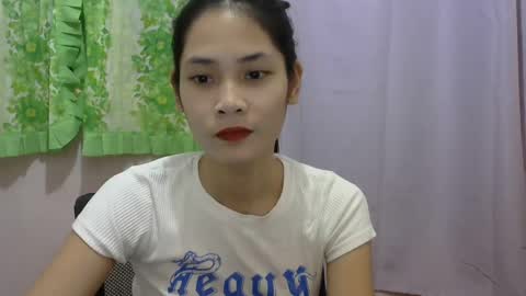 Snapshot of sweetsexygirl20 chatting on February 18, 12:17 pm Mia online show from February 18, 12:17 pm