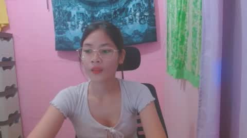 Mia online show from June 26, 6:25 am