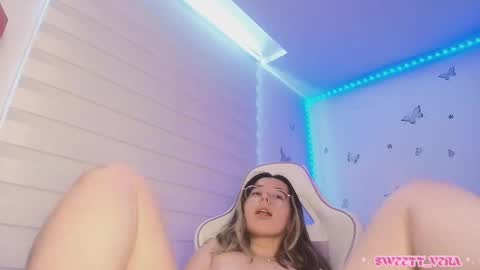 Veronica Independent Model online show from March 13, 6:20 pm