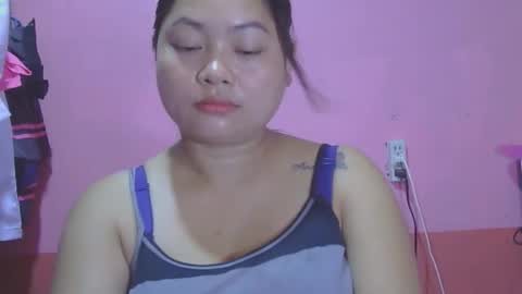 sweety_curvy09 online show from April 1, 2:23 am