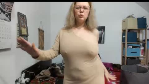 switchlorenx online show from December 14, 8:03 pm