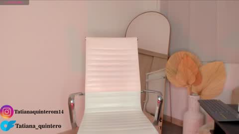 Snapshot of swt_molly chatting on December 13, 4:11 am Molly online show from December 13, 4:11 am