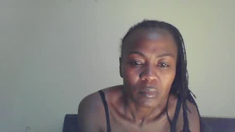 Snapshot of swtebony1 chatting on February 28, 10:39 pm ALICIA online show from February 28, 10:39 pm