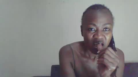 Snapshot of swtebony1 chatting on December 11, 11:00 pm ALICIA online show from December 11, 11:00 pm