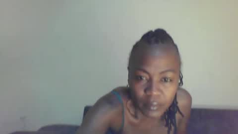 Snapshot of swtebony1 chatting on March 4, 11:43 pm ALICIA online show from March 4, 11:43 pm