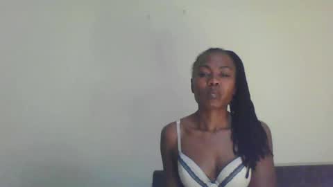 Snapshot of swtebony1 chatting on February 13, 10:43 pm ALICIA online show from February 13, 10:43 pm