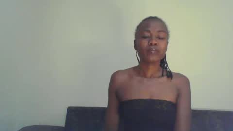 Snapshot of swtebony1 chatting on December 29, 10:14 pm ALICIA online show from December 29, 10:14 pm