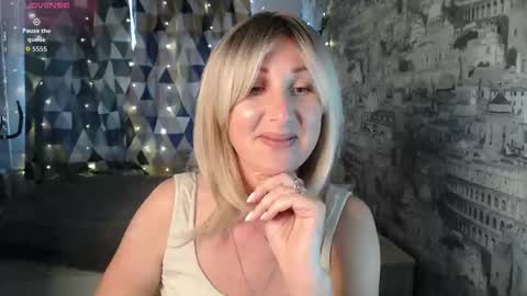 Sylvia online show from October 21, 10:30 am