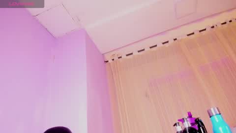 t4mmy_ online show from March 25, 5:22 am