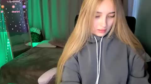 Taisia online show from March 20, 9:03 am