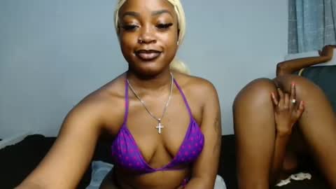 Snapshot of taisy_aura chatting on October 10, 3:55 am Taisy online show from October 10, 3:55 am