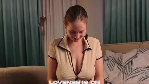 Molly online show from November 30, 1:43 am