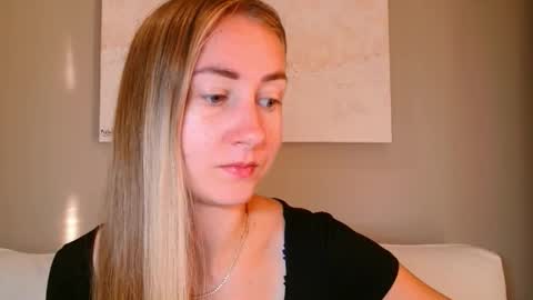 Snapshot of taliiyafiredream chatting on October 20, 6:05 am Kira online show from October 20, 6:05 am