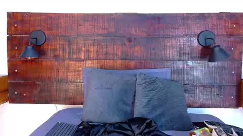    online show from January 14, 10:20 am