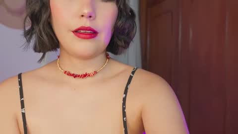 Snapshot of tamyeliot chatting on October 19, 3:30 am Tamy online show from October 19, 3:30 am