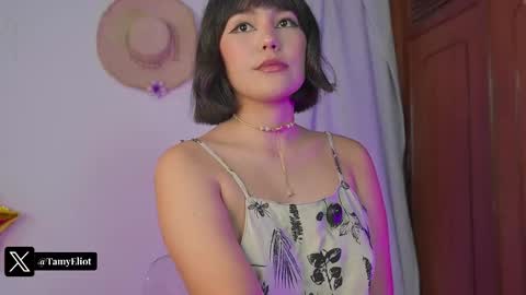 Snapshot of tamyeliot chatting on October 12, 3:31 am Tamy online show from October 12, 3:31 am