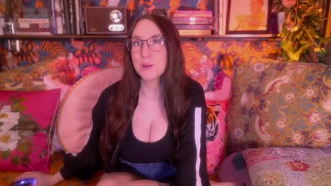 Vivian  Clark online show from March 14, 1:45 pm