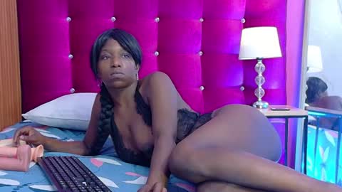 tastydarkchocolatee online show from July 1, 1:21 pm