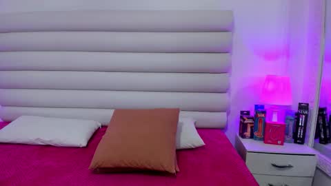 tatiana_arboleda online show from December 3, 2:58 am