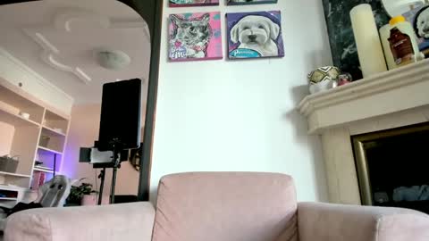 Nathalie Hardy  online show from March 20, 8:14 pm