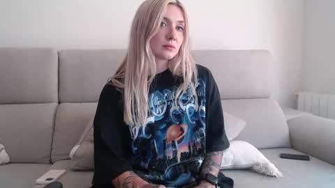 tattoobbgirl online show from September 17, 3:32 pm