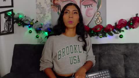 Taty Miller online show from December 1, 8:33 pm