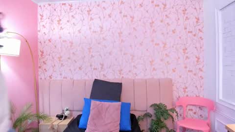 Taylor Bennet online show from February 28, 12:04 pm